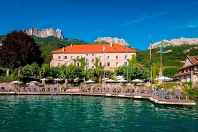 Abbaye de Talloires — Bâtiment et rives du lac