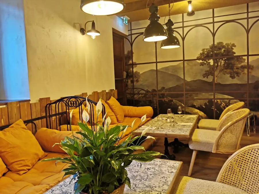 Bistrot GREEN — Salle et tables
