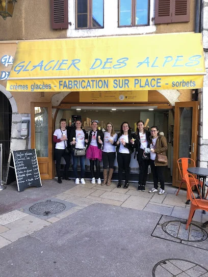 Glacier des Alpes — Façade et entrée
