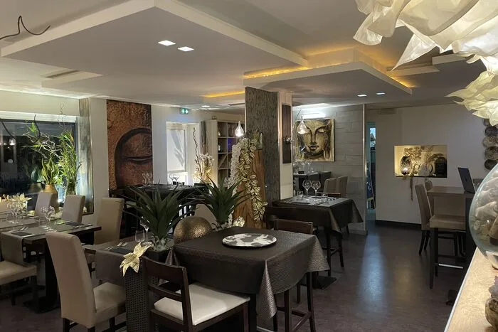 L'atelier Sens'O — Salle et tables