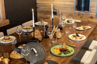 La Chenillette — Plats servis à table