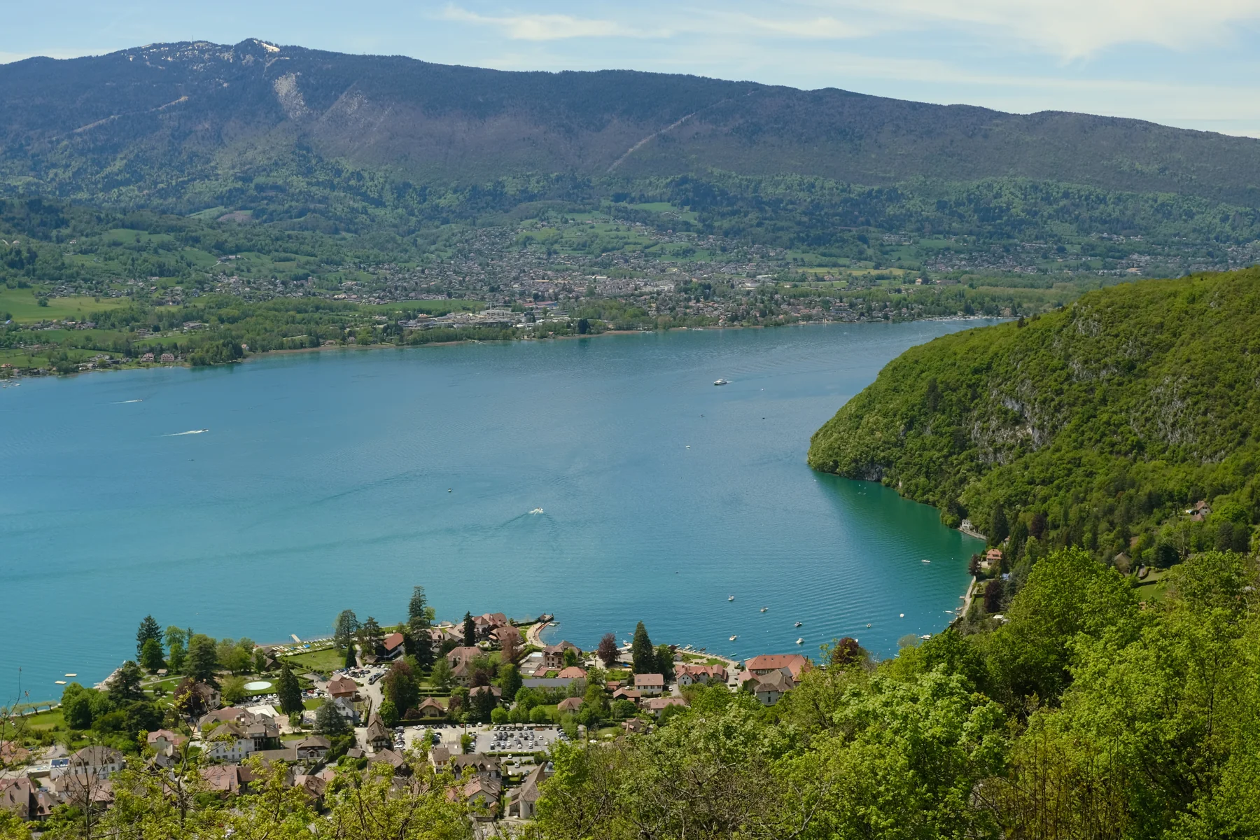 La baie de Talloires et le lac d’Annecy