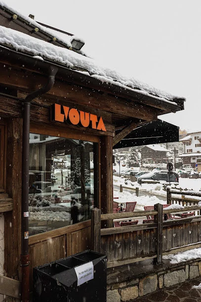 L’Outa — Façade et entrée