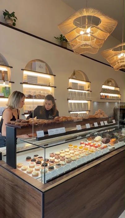 Maison Bria — Vitrine et comptoir