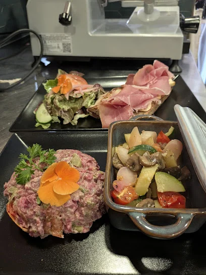Ô bon moment — Plats servis à table