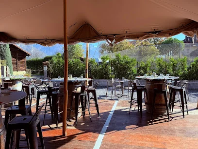O’Poisson Rouge — Terrasse et tables en extérieur