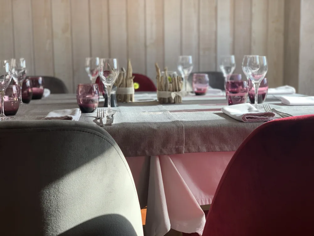Restaurant L'Authentik — Salle et tables