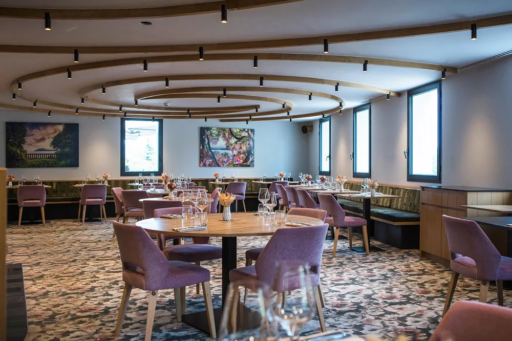 Restaurant Ô Bon Bec — Salle et tables